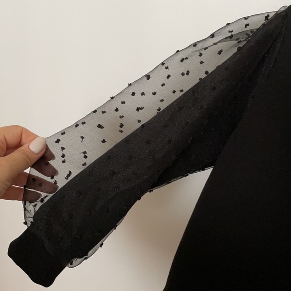 Cute Zara sweatshirt with organza sleeve details size 6 - Picture 3 of 4